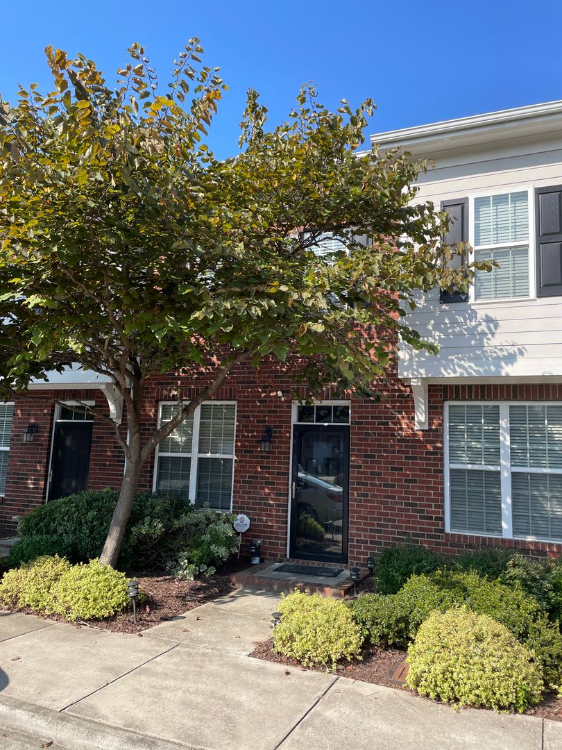 371 Beacon Street NW