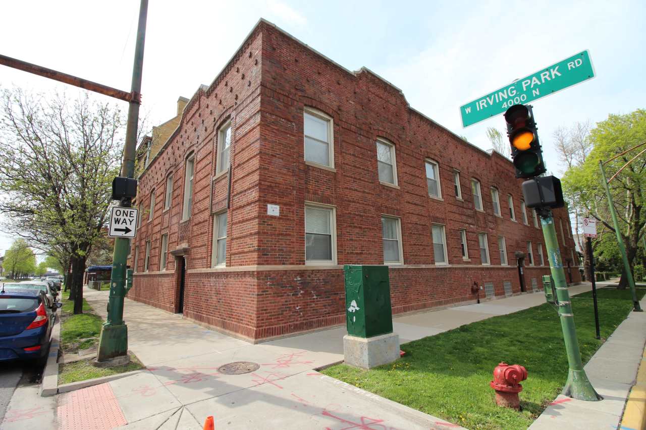 4004 N Hamlin Ave