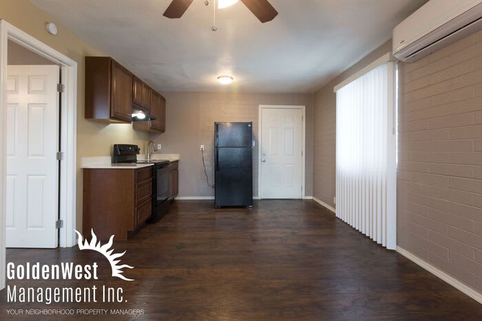 8843 North 3rd Street