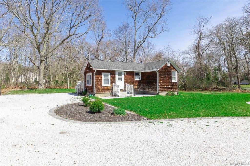 572 A Montauk Highway