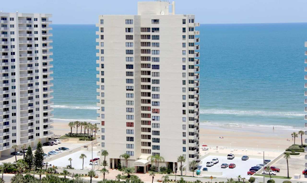 Spacious Oceanfront Condo