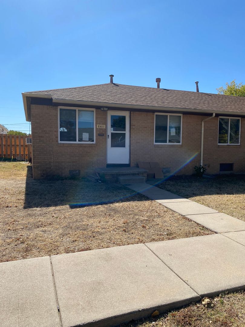 East Side 1 bedroom with hardwood floors