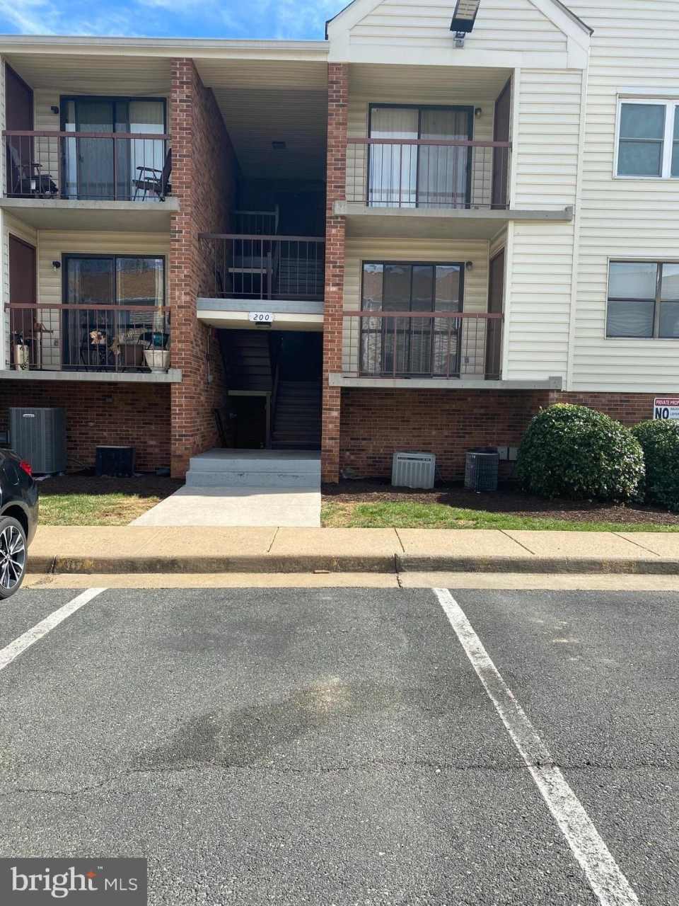 200 CHESTERFIELD Lane unit: 203