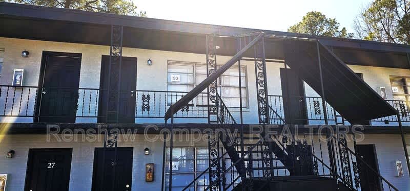 100 Marr Dr