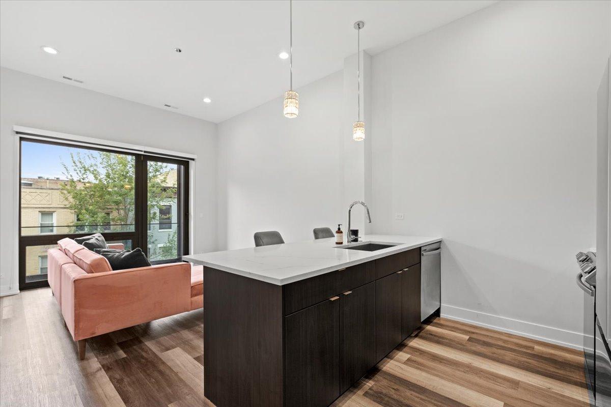 2317 N Clark