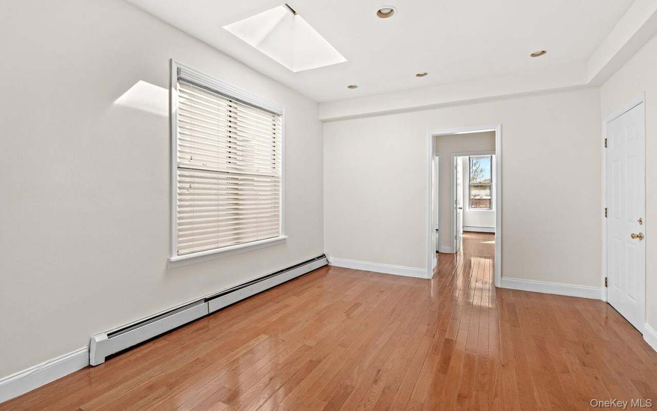 25-87 46TH Street unit: 3