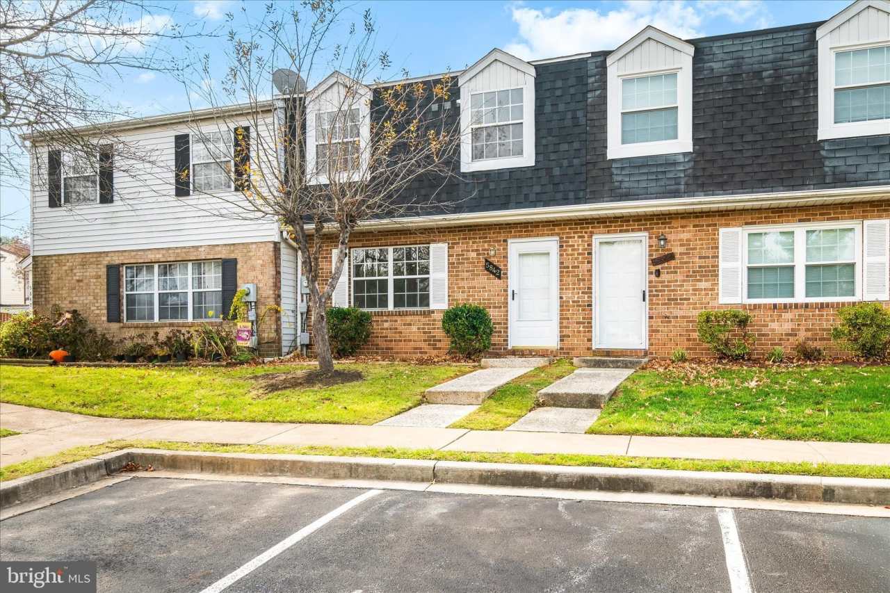 5842 HOLLY HOCK Place