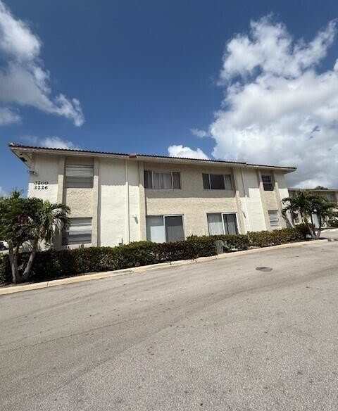 3210 Coral Ridge Drive