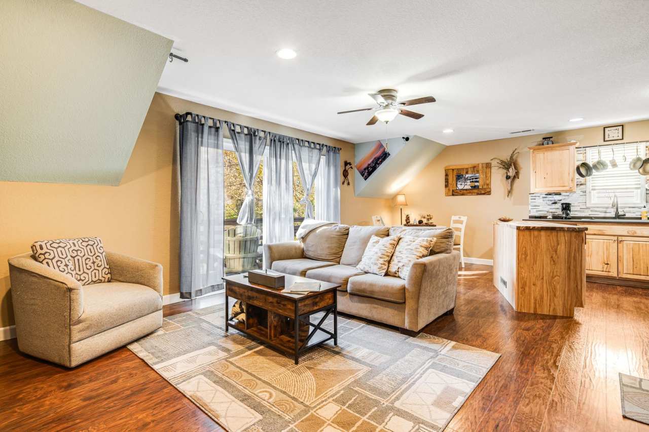 Cozy  Fully-Furnished West Asheville 2-Bedroom (Utilities Included)