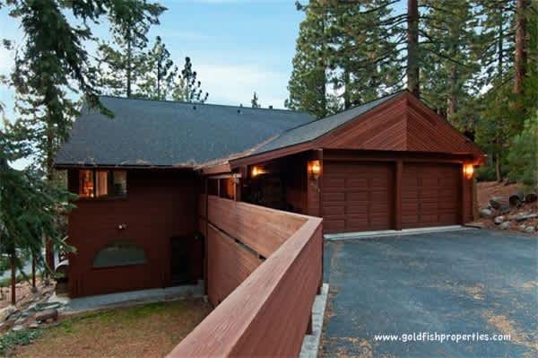 Incline Village: House - 4 Bedrooms, 3.5 Bathrooms, 2 Car Garage, Lake Views.