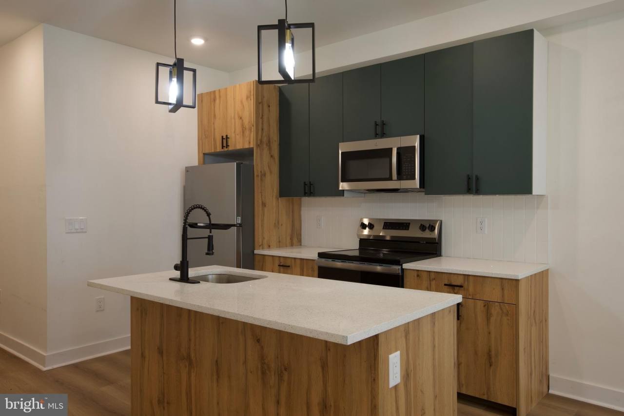 1224 W SILVER Street unit: 1