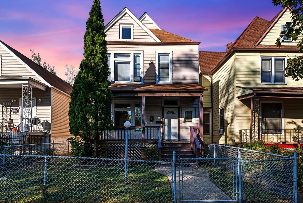 5634 S Morgan Street