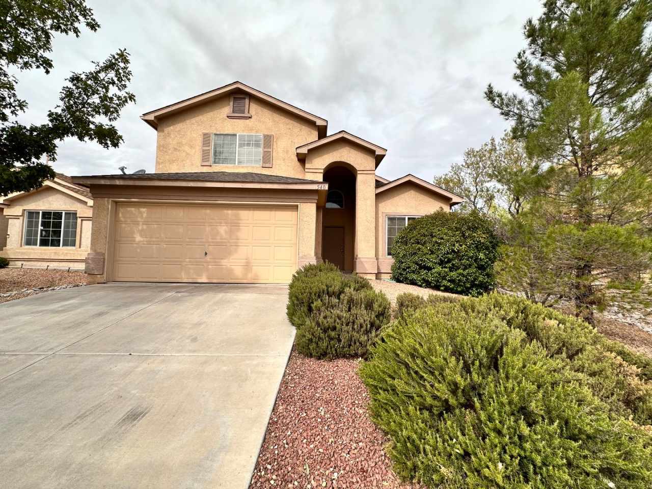 Move in Special! 1/2 off 1st months rent! Stunning 2 story in Huning Ranch.