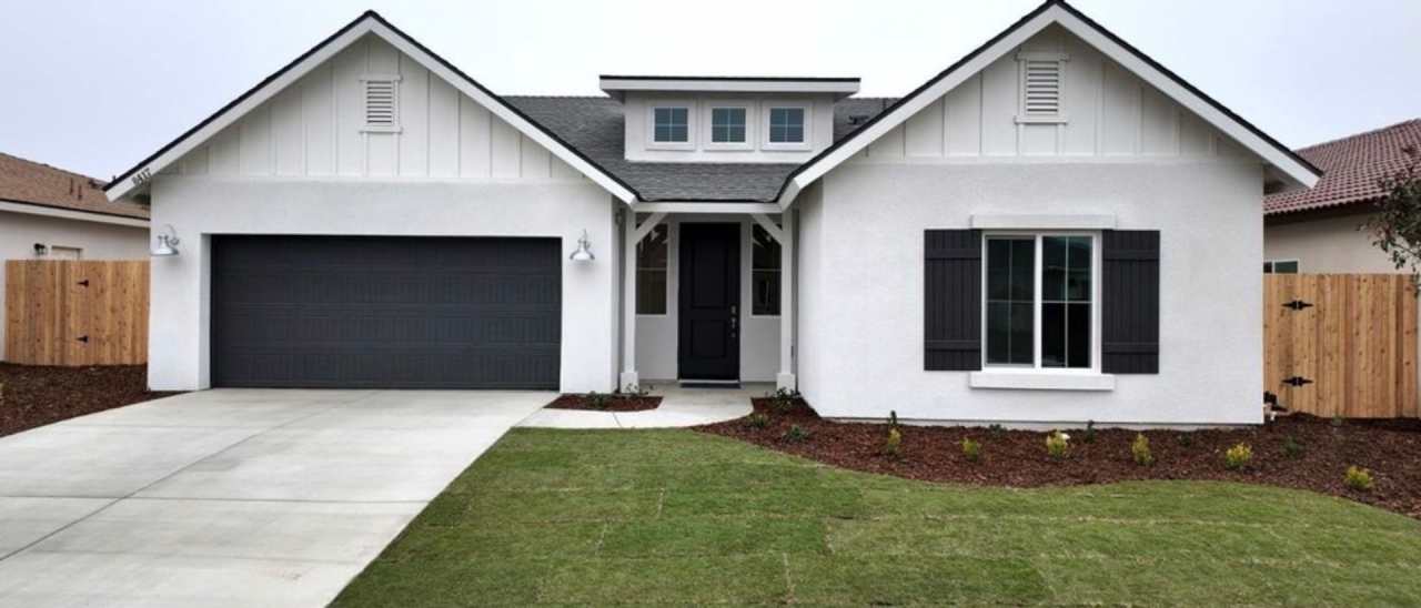 FREE RENT- Modern Farmhouse Beauty in Almond Creek | 3 Bed / 2 Bath | 1,665 Sq Ft | Covered Patio  2-Car Garage