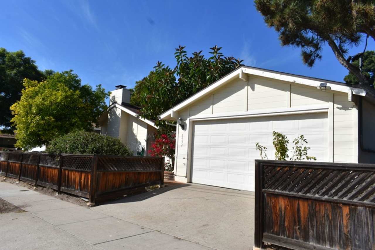 3 bd 2 ba, House With Pool (San Carlos 92119)