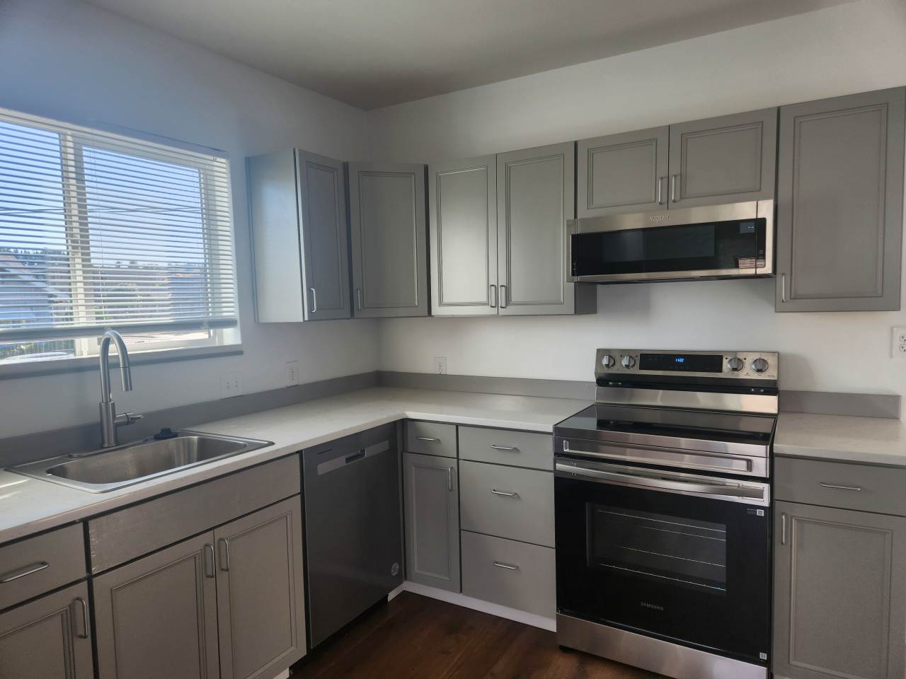 405 Williams Avenue North