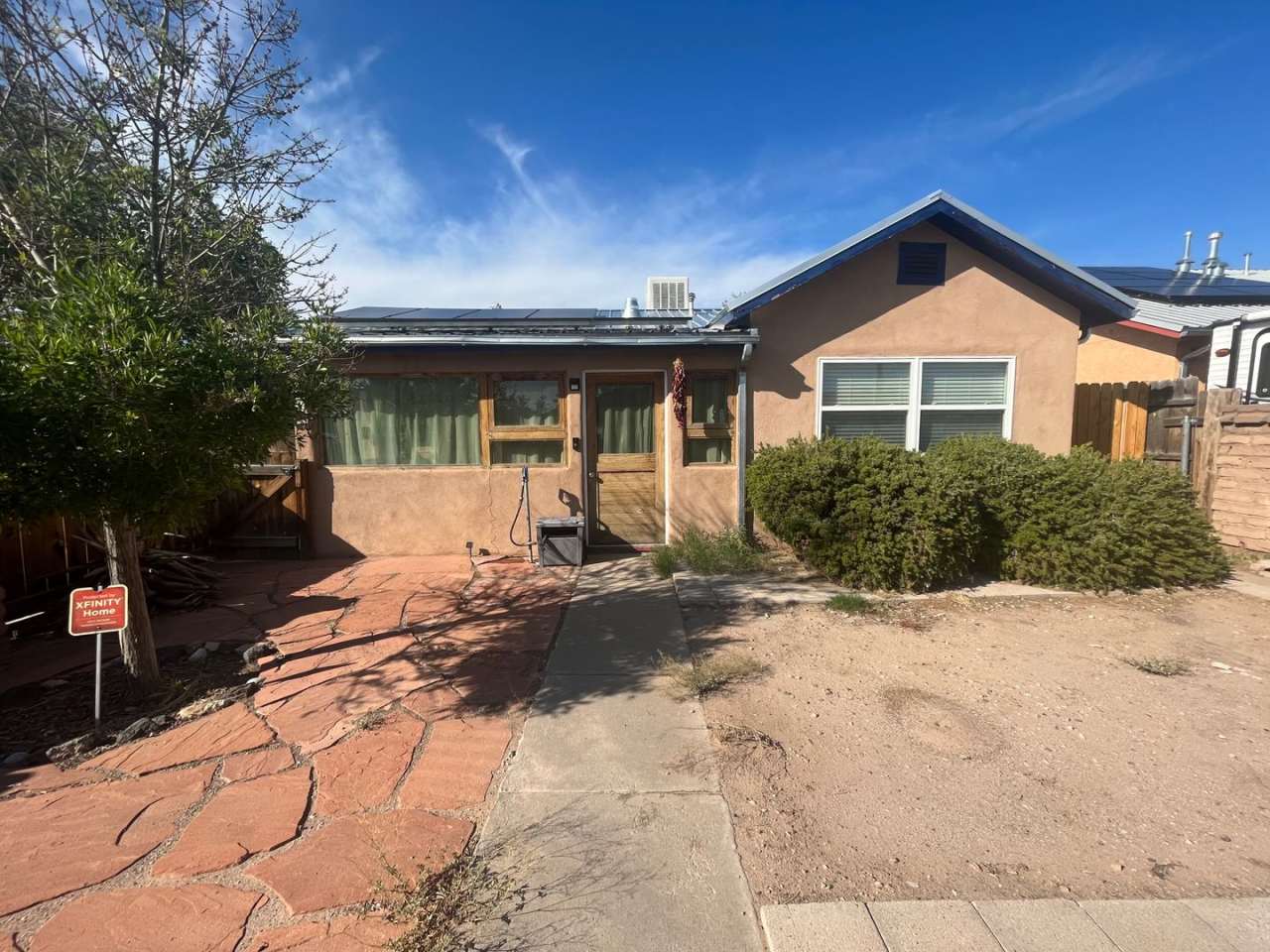 Pleasant 2 Bedroom 1 Bathroom Home In The Monkbridge Gardens Neighborhood!