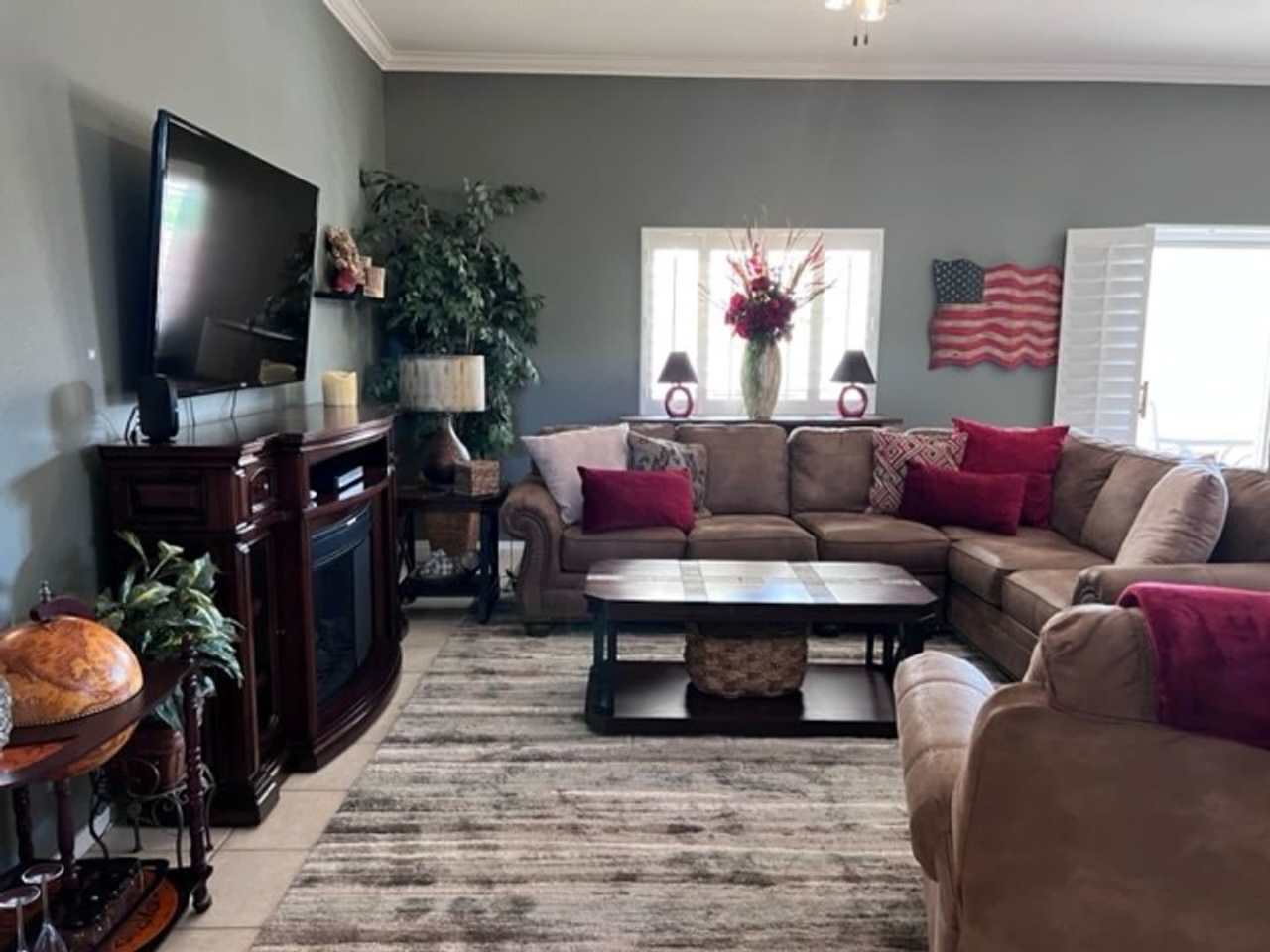 3BR 2Ba Designer Furnished Home- Bullhead Parkway