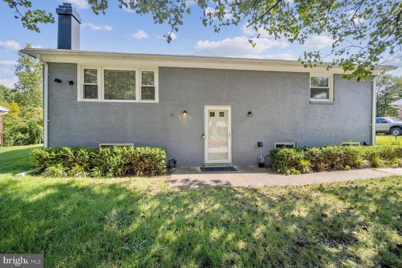 9708 GLEN VIEW Drive