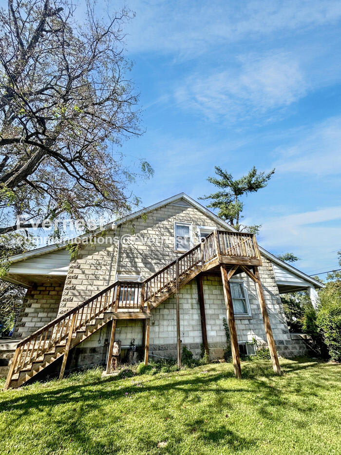 901 East 9 Mile Road