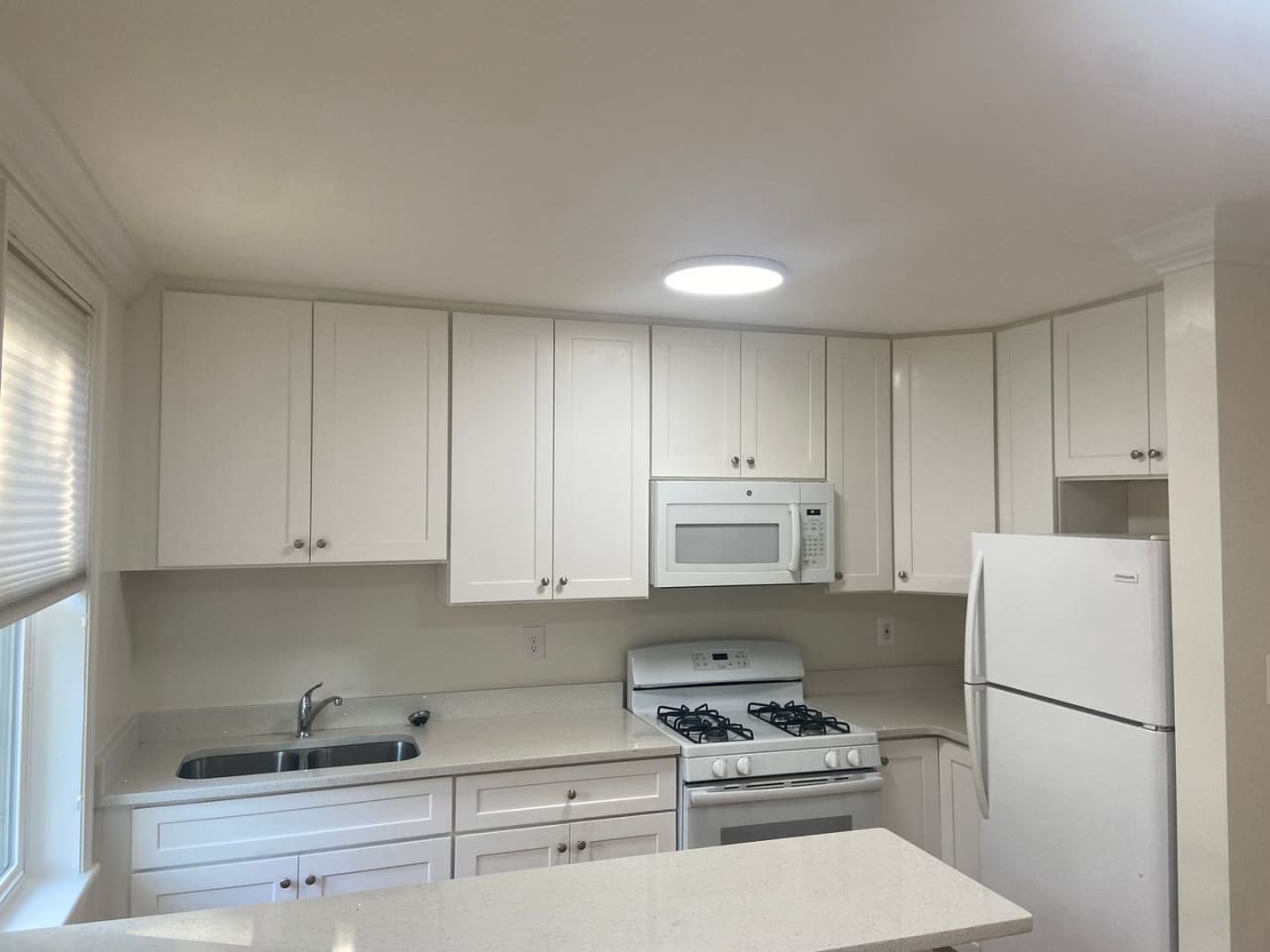 NEWLY RENOVATED APARTMENT !!