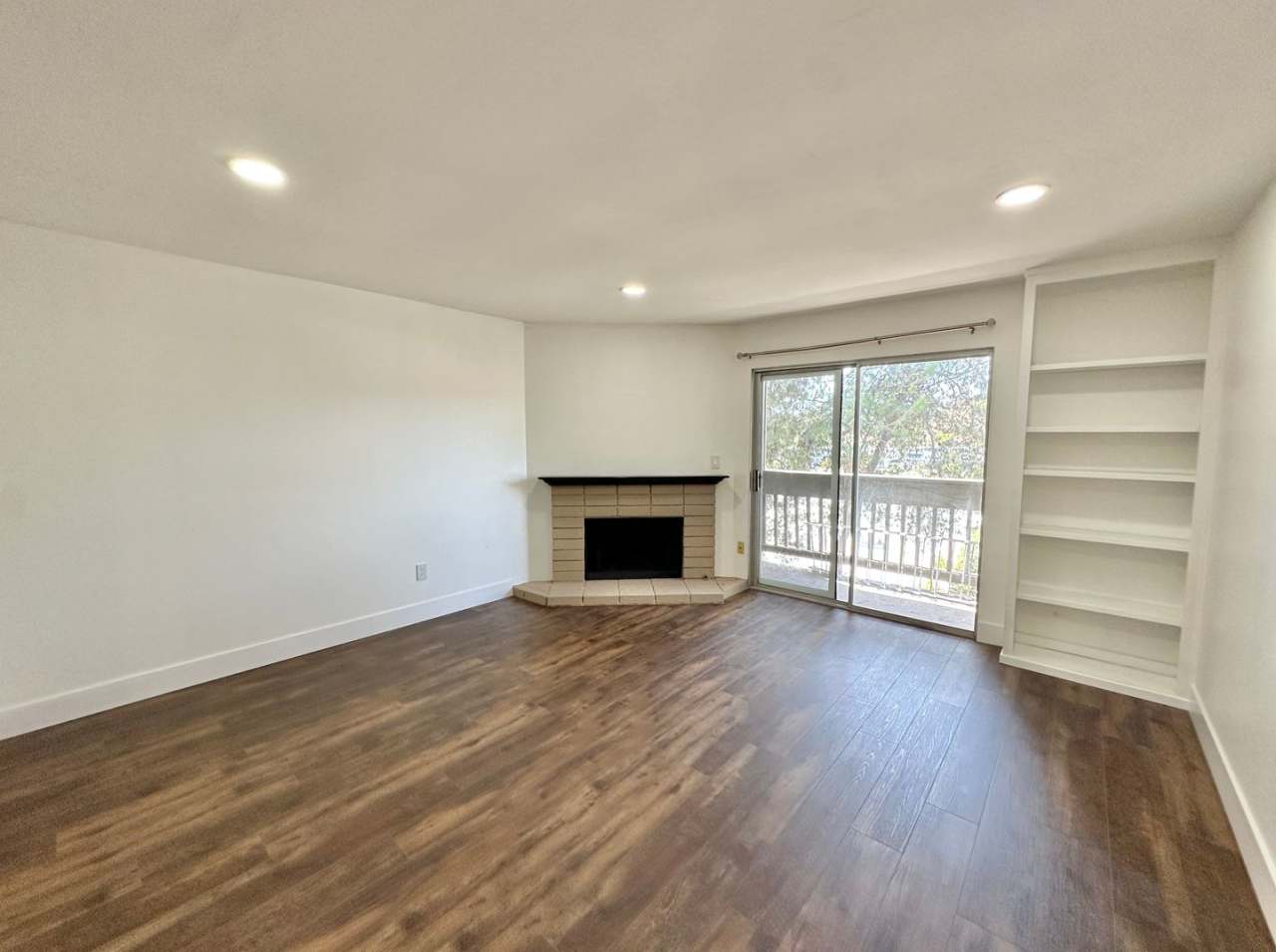 Remodeled 2 Bedroom Condo Near SDSU!!