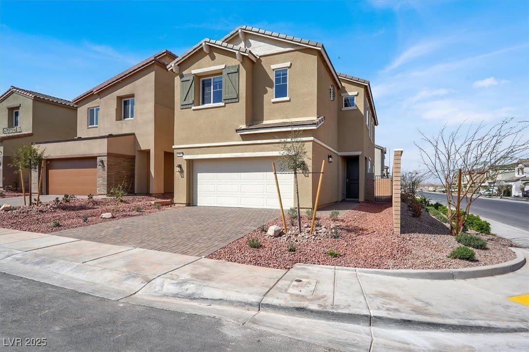 897 Pointe Arbor Street