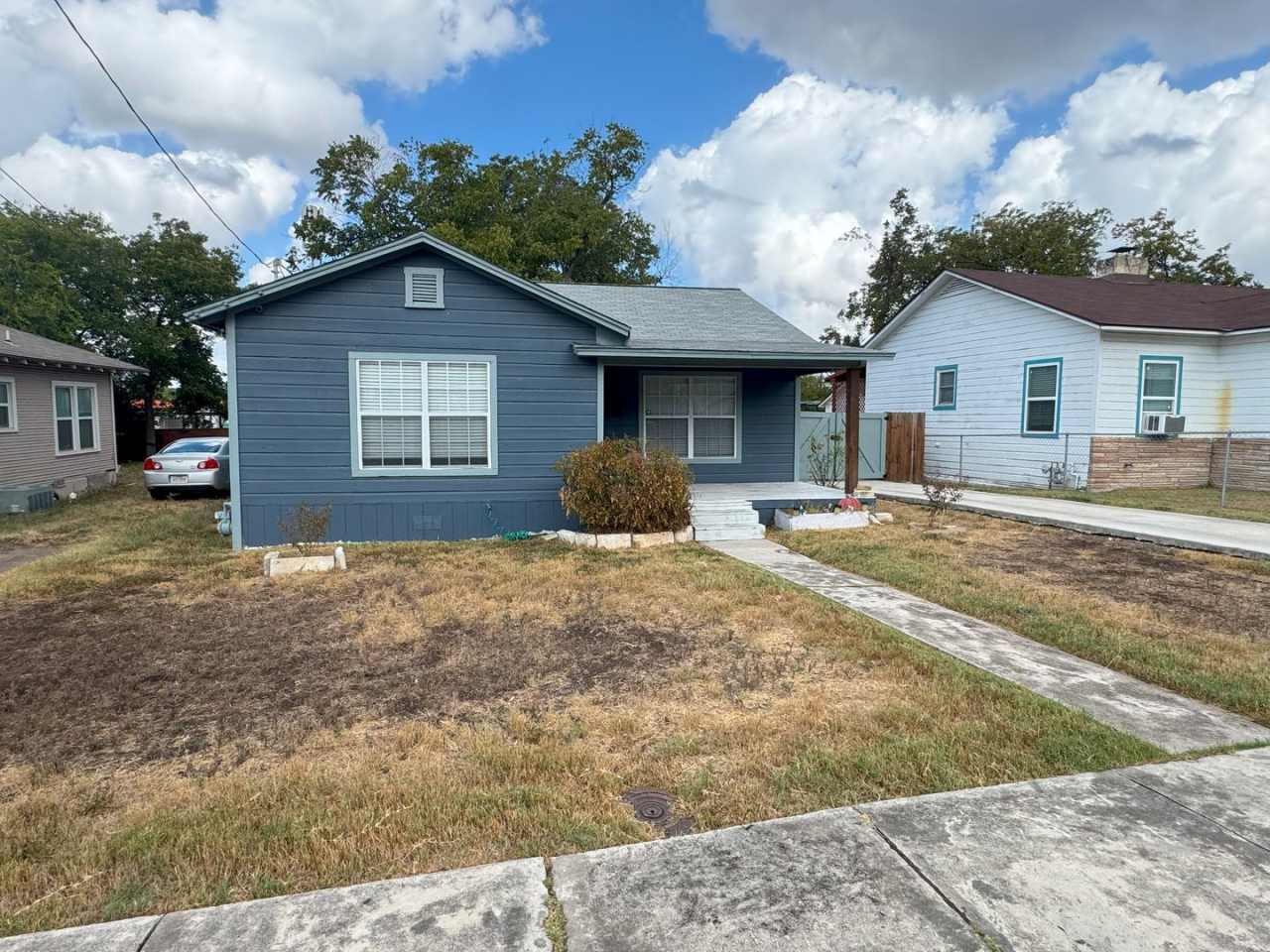 Welcome home to 323 Arlington Court!