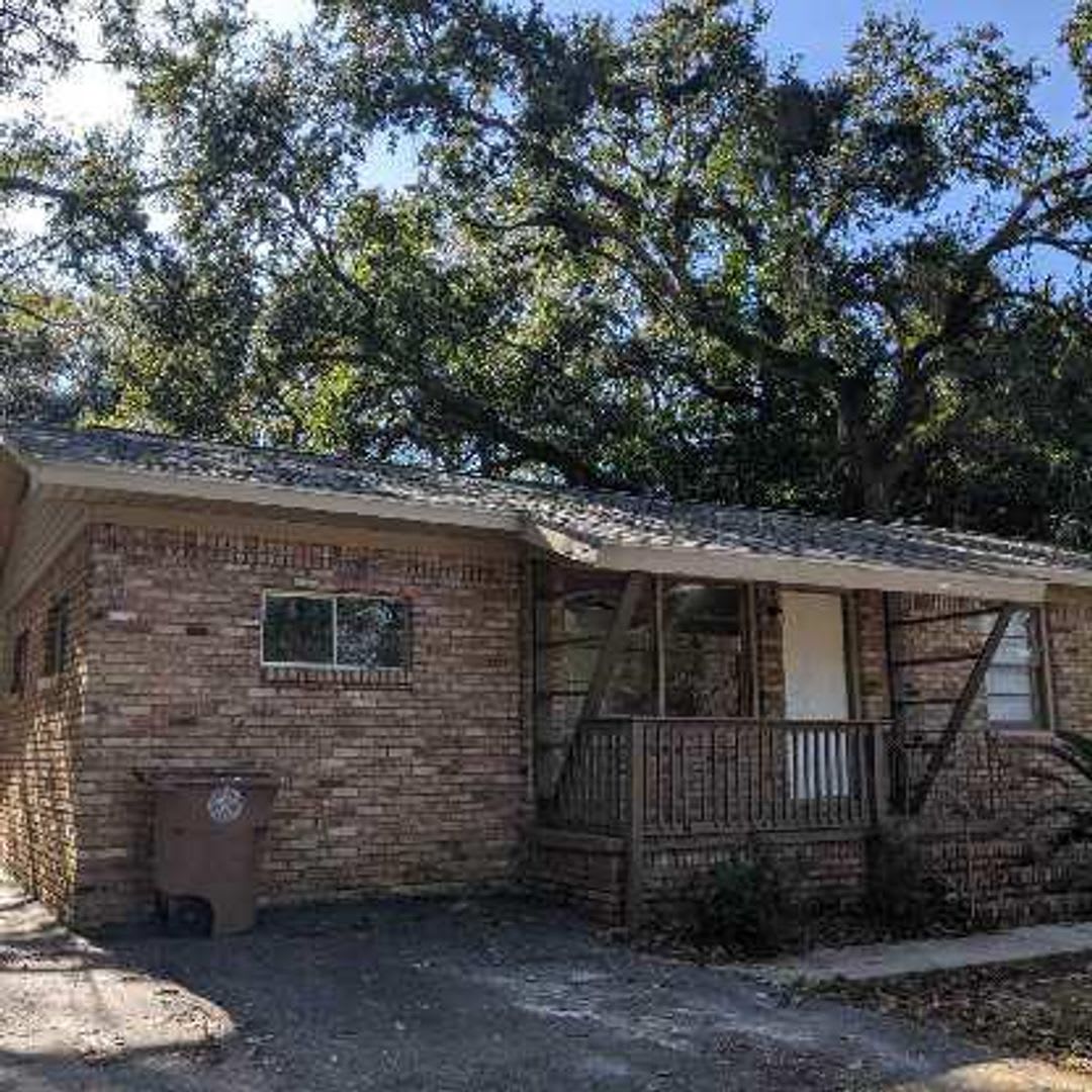 Brick Home 3 bed 2 bath