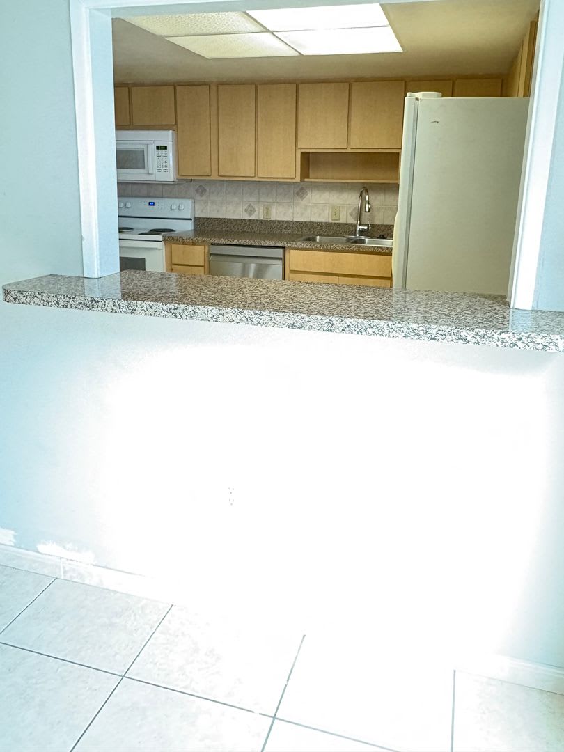 Lakefront Community with two story townhouse READY O\FOR MOVE IN