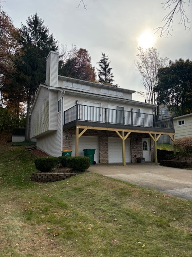 STUNNING LAKE VIEWS, BRIGHTON 3 BEDROOM HOME