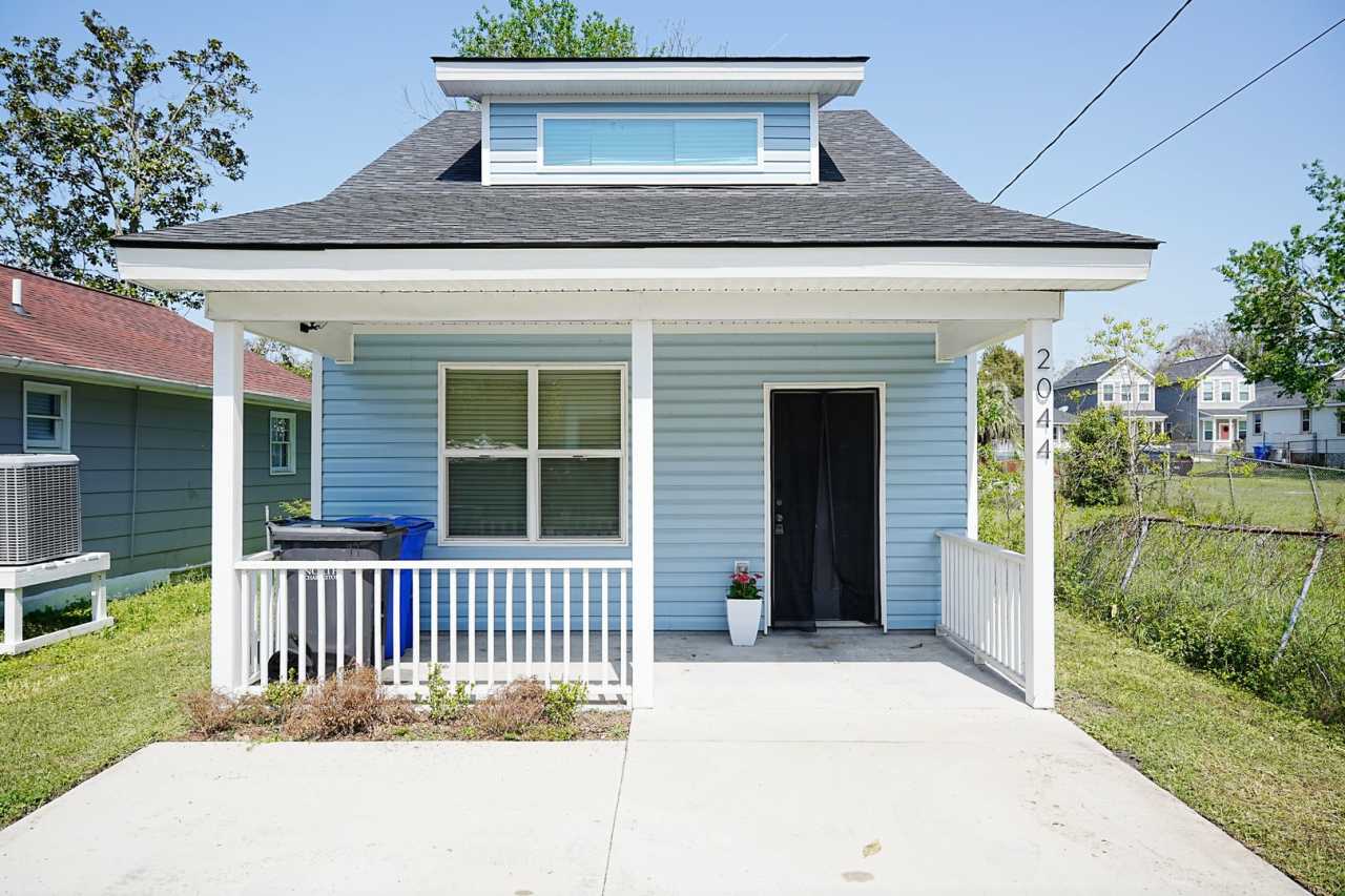 New Construction Bungalow Close to Downtown