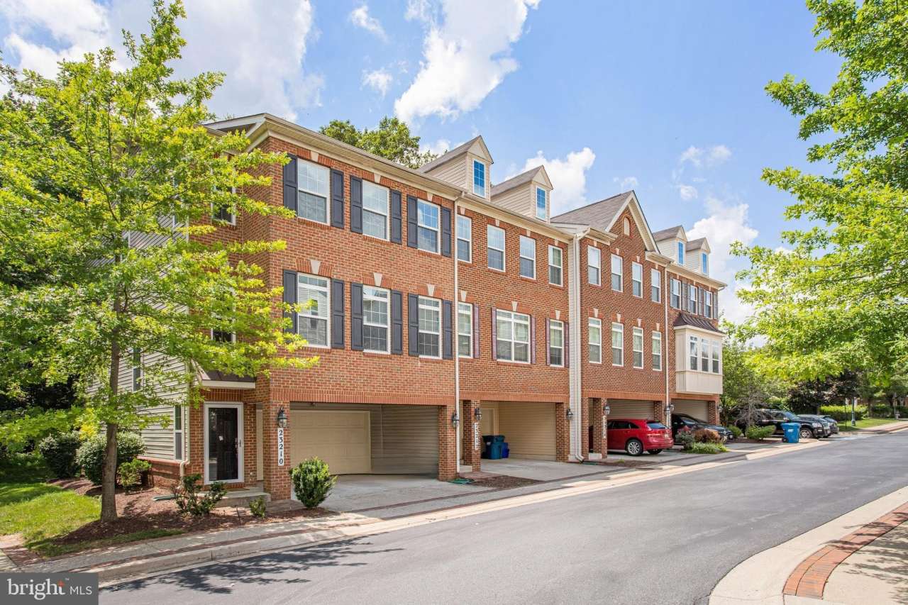23210 ROBERTS TAVERN Drive unit: 2375