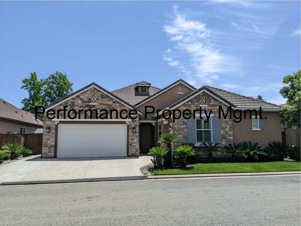 Wonderful 4 bedroom 2.5 bathroom Wilson home with many upgrades in the Harlan Ranch Community. Clovis Schools.