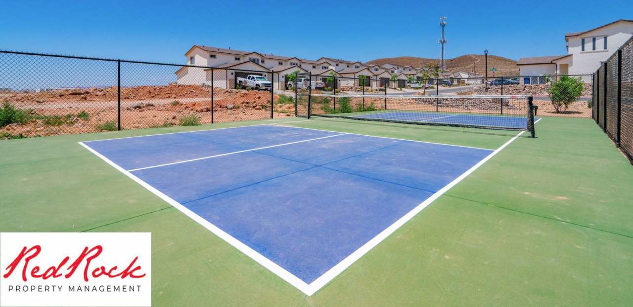 Stunning 4 Bedroom Townhome in Hurricane Heights