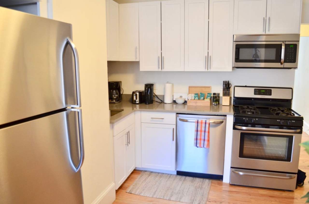 South End Brownstone - $2800 1bed / 1bath apartment available NOW or February