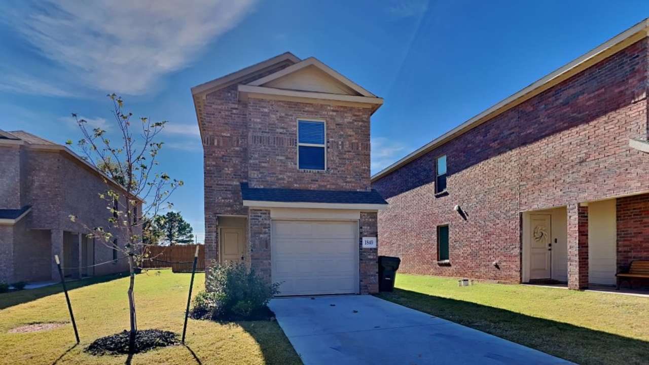 New Construction 3 bedroom, 2 1/2 Bathroom Townhouse in Norman!