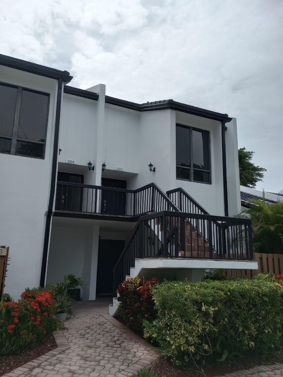 3205 Bridgewood Drive