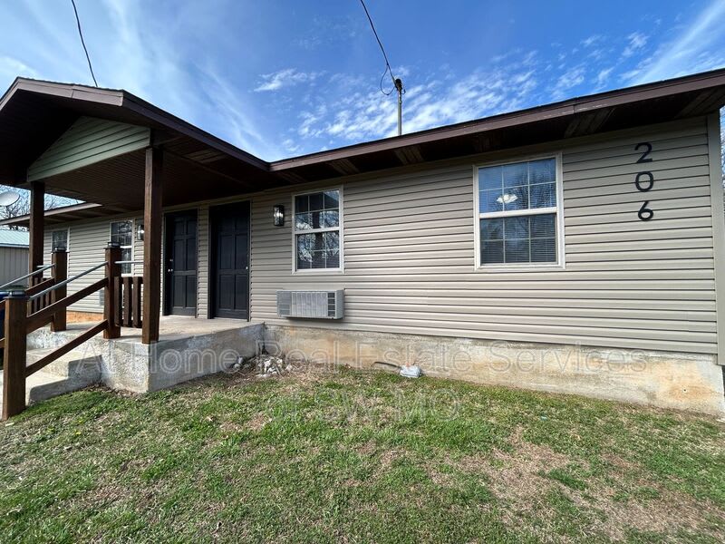206 Tillman St.