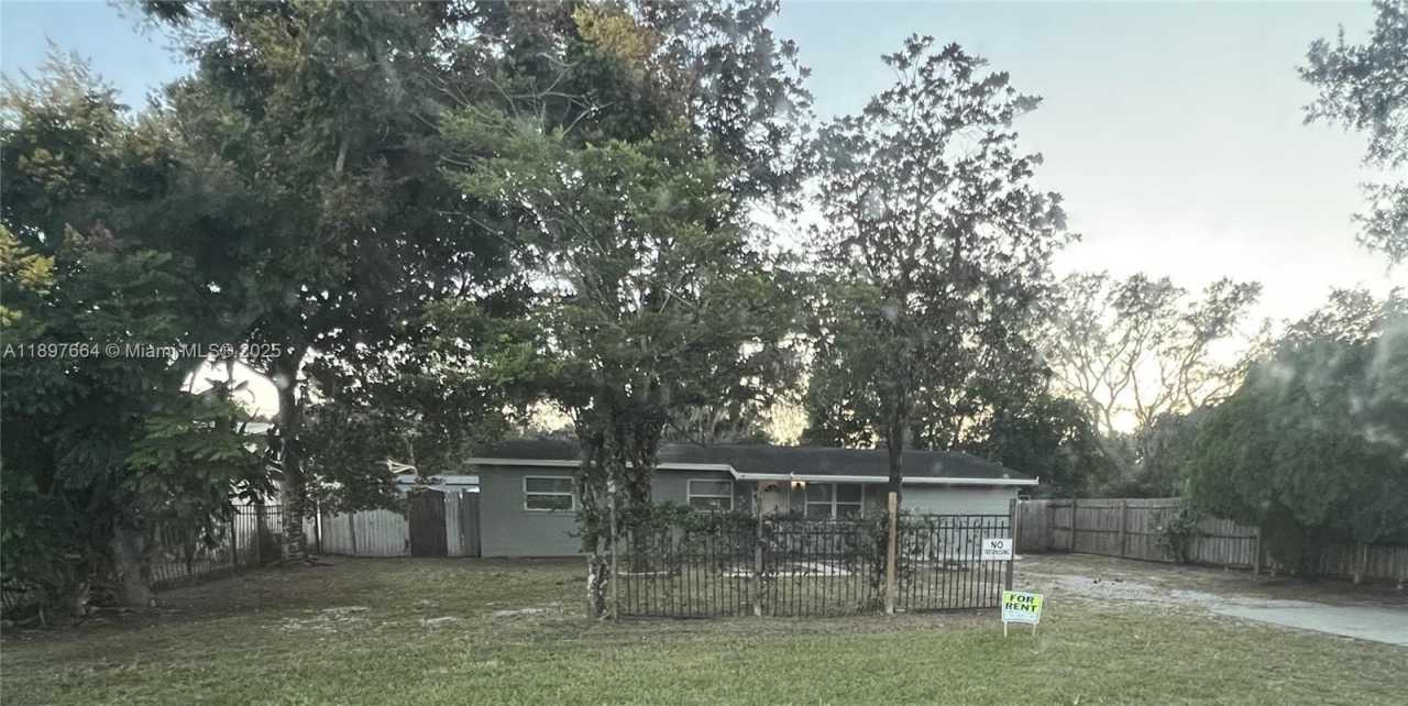 6632 Edgewater Drive