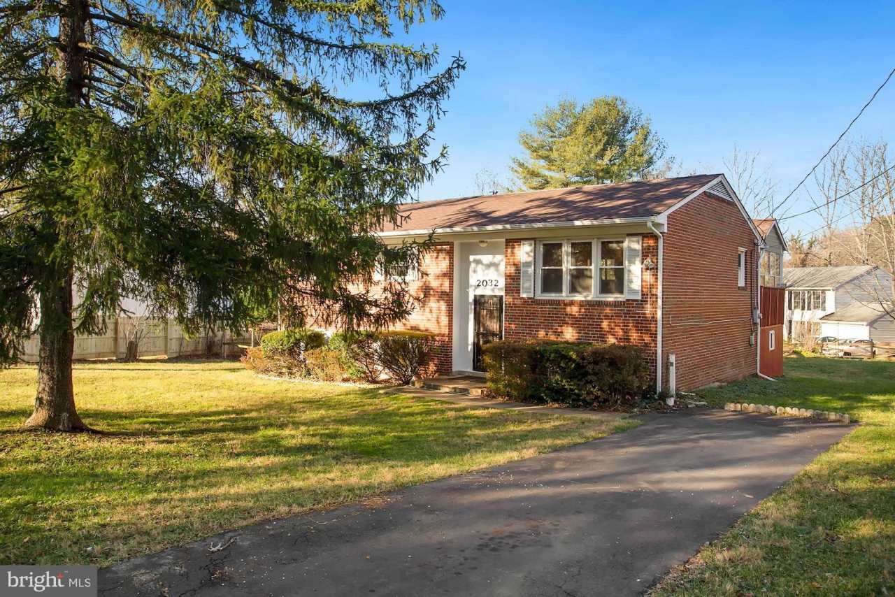 2032 GREENWICH Street