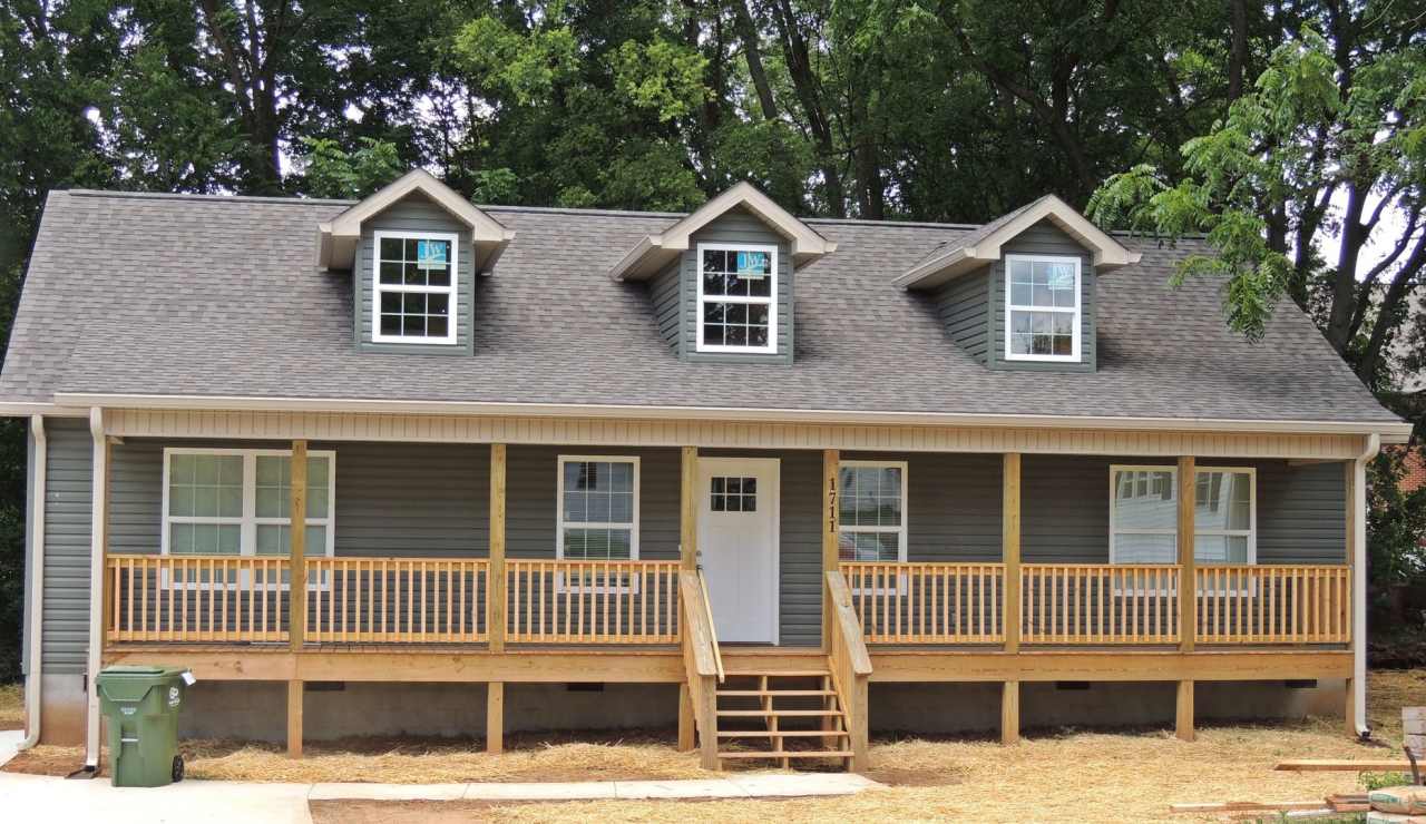 NOW AVAILABLE- Charming Home in Maryville City!