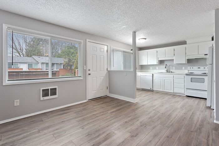 9135 Southeast Clackamas Road