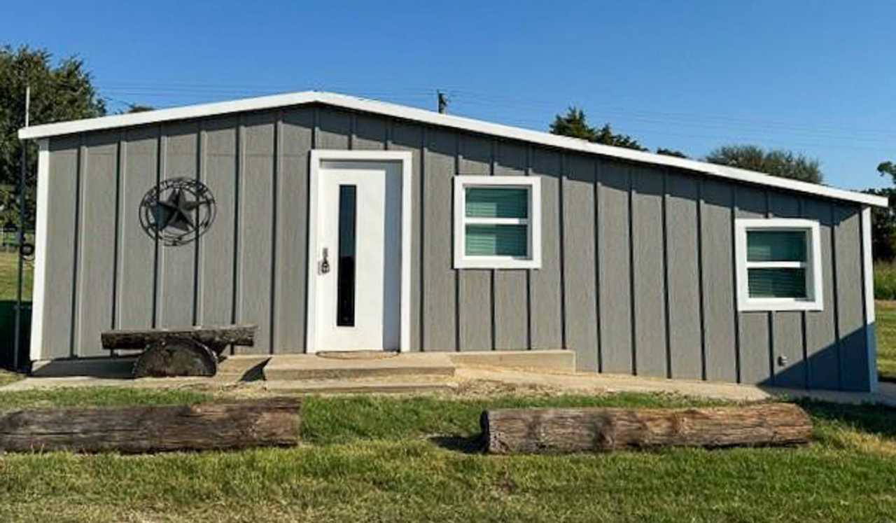 Great Country 1 Bedroom, 1 Bathroom