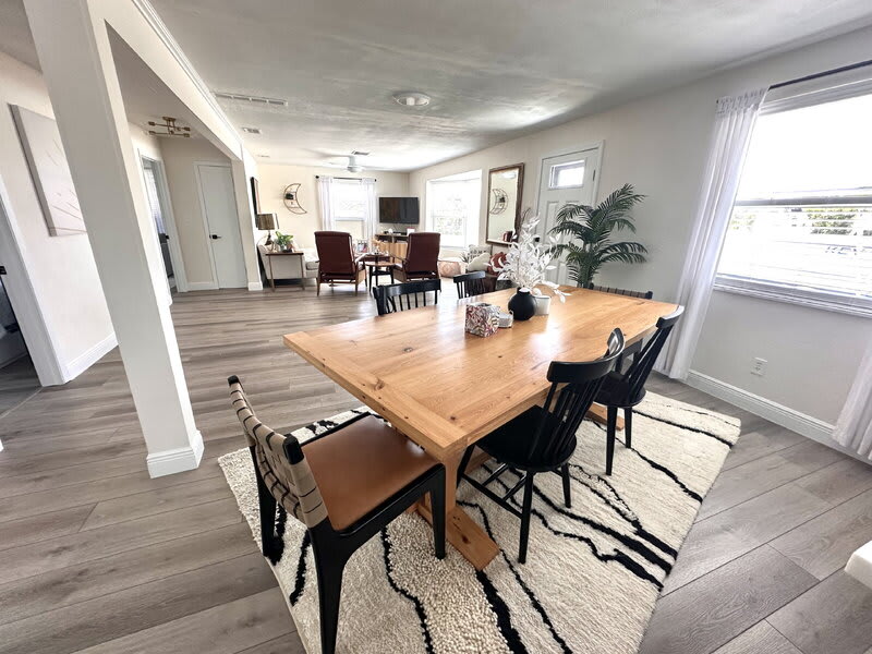 2563 South Peninsula Drive