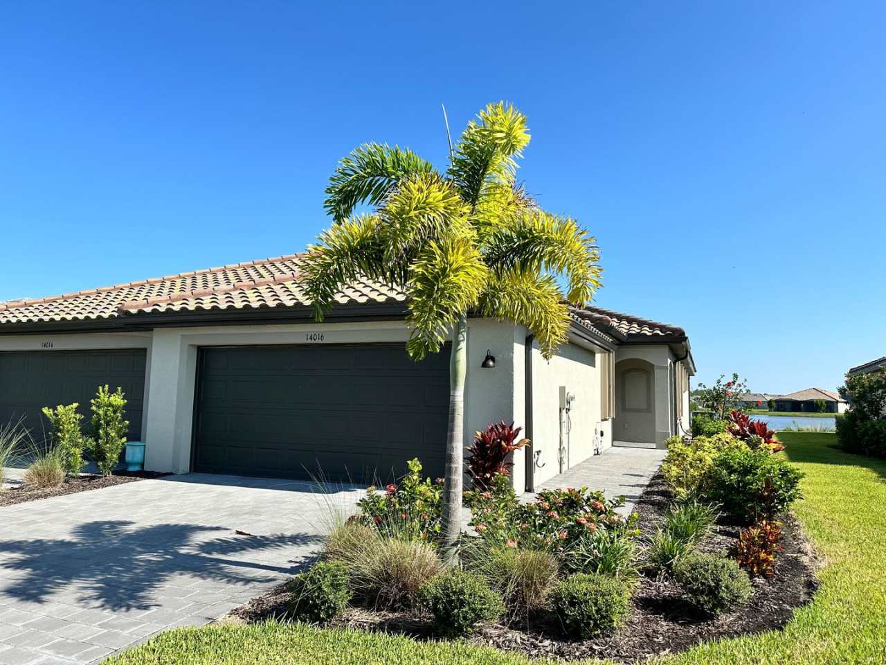 Charming 2-Bedroom + Den Home with Resort-Style Amenities in Fort Myers
