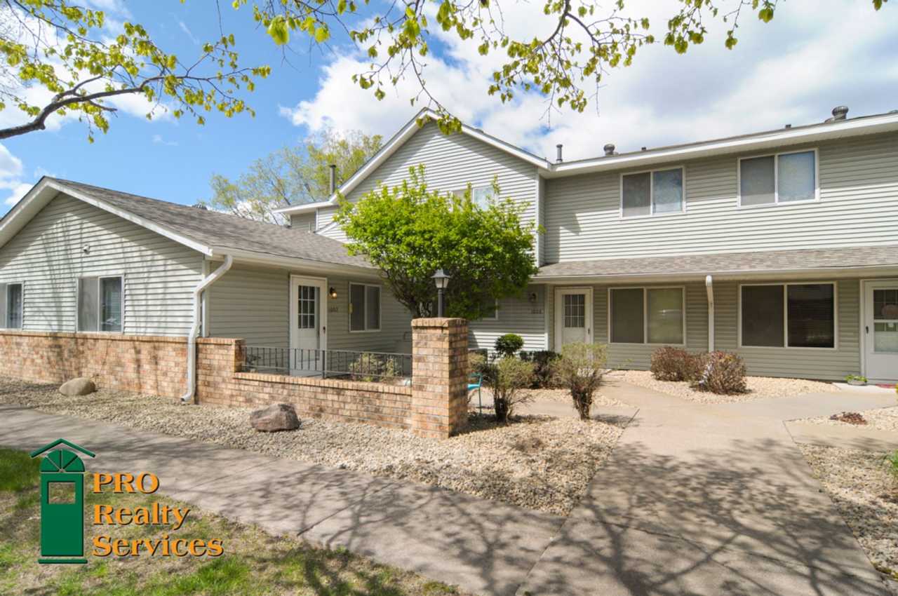 2 Bedroom Townhome in Oakdale