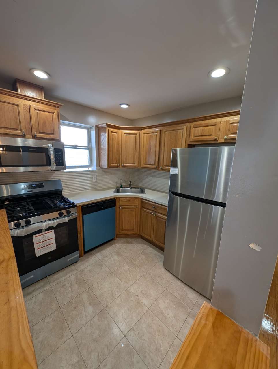64 Village Road N.2nd Floor