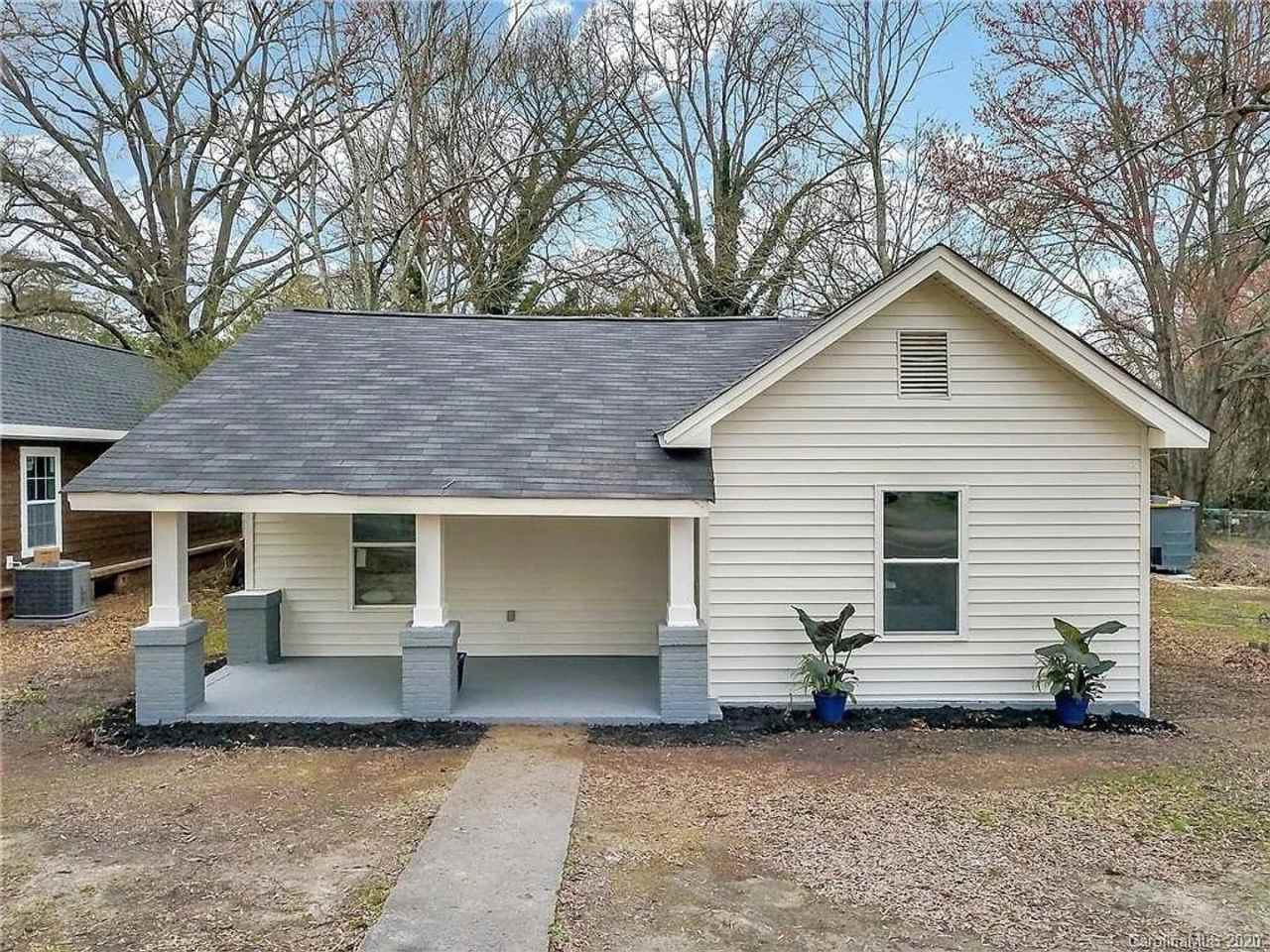 Beautifully renovated 3 bedroom, 2 full bathroom in Rock Hill