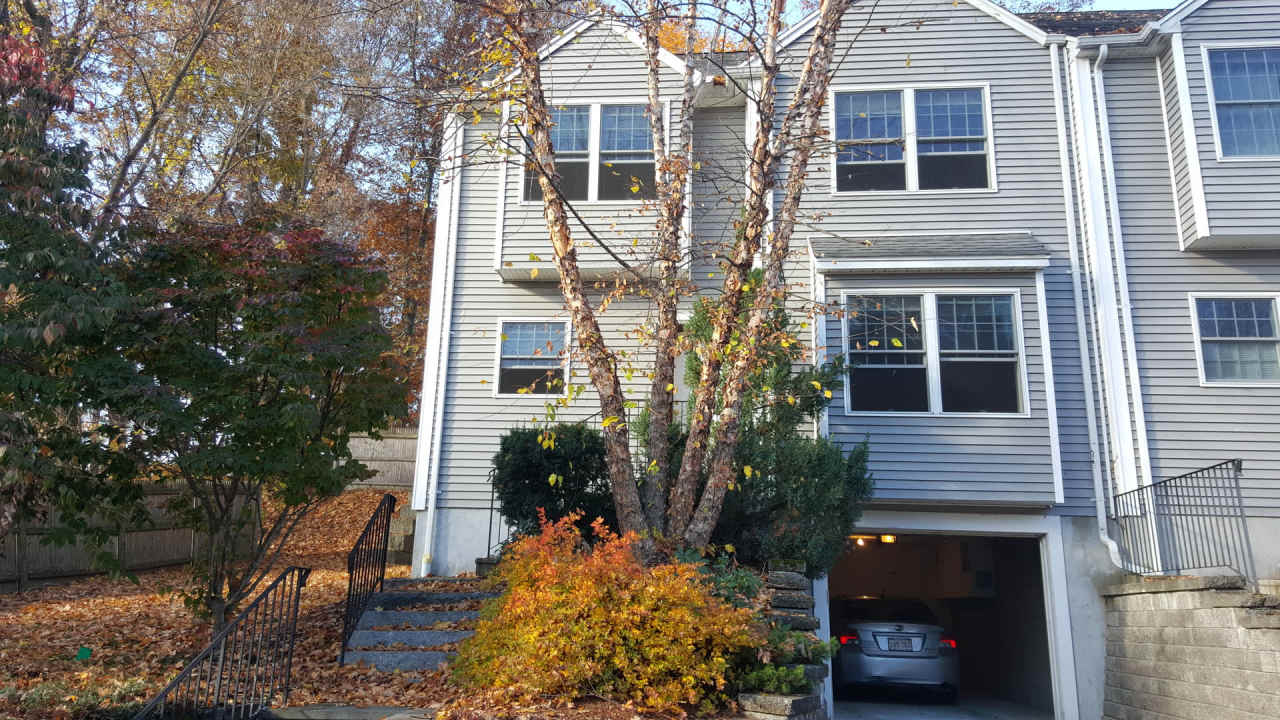 Stunning Corner Lot 3 bd 2.5 bath TownHouse in the heart of Wellesley